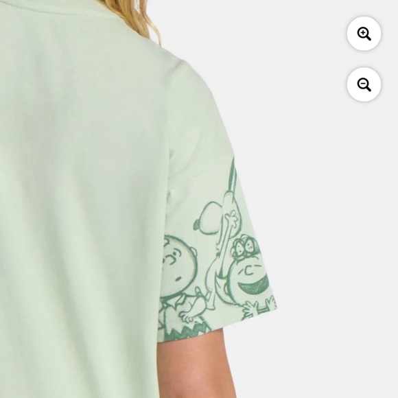 Peanuts Women’s Green Graphic Tee Size Large  NWT - Picture 4 of 12